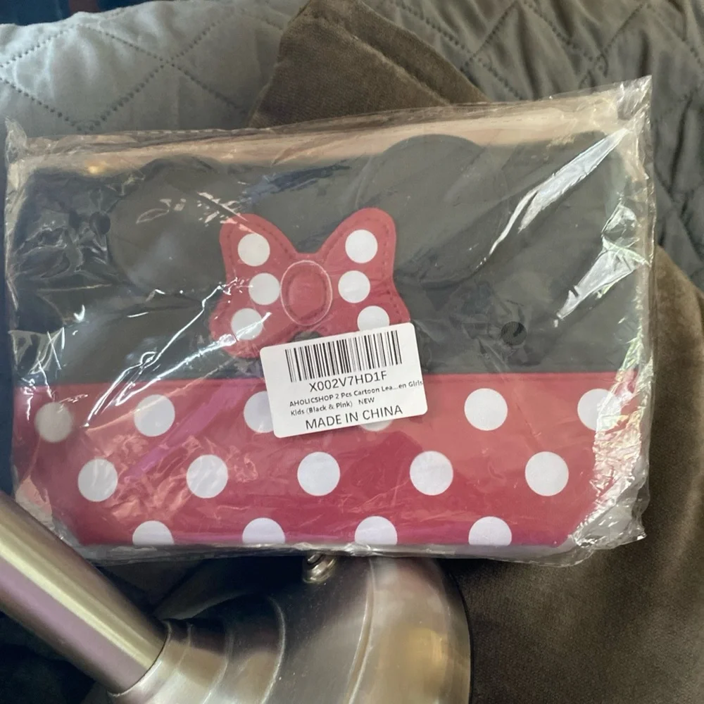 Mickey and minnie wrist cosmetic bags 2